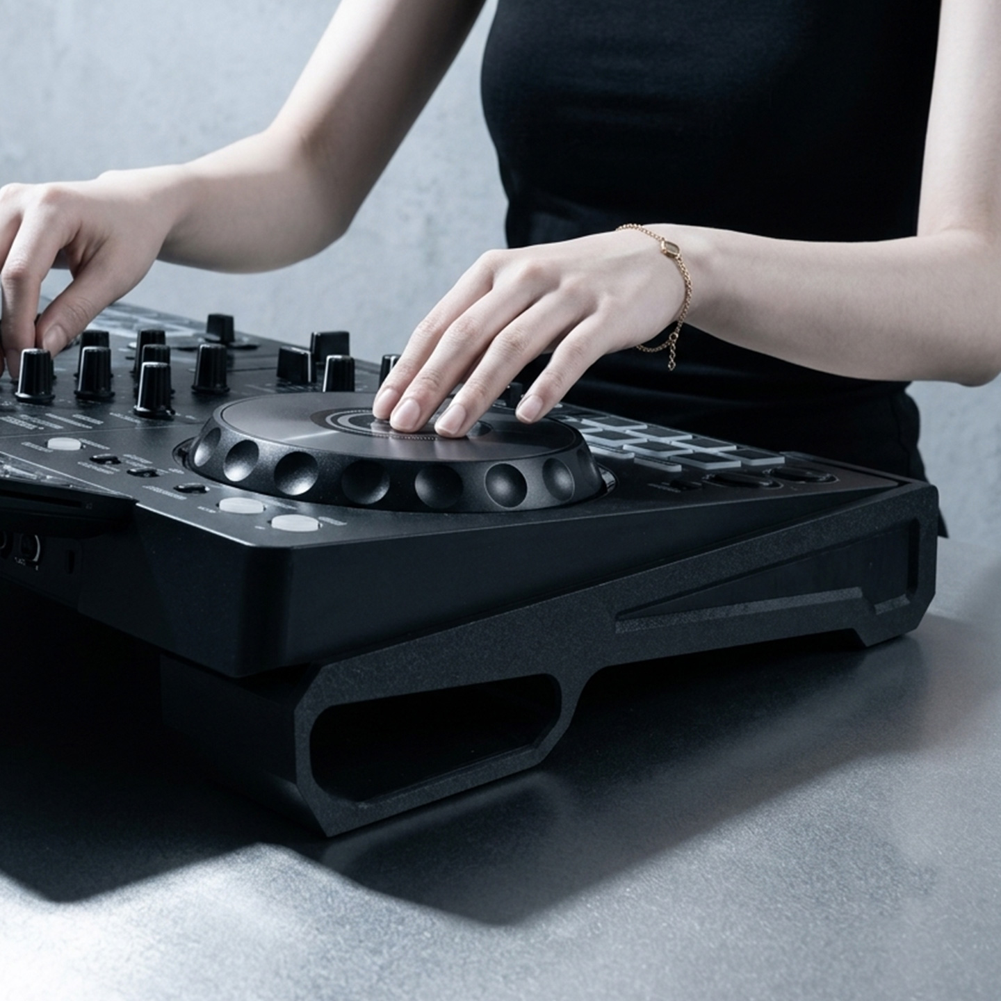 Подставка-райзер для DJ-контро – обзор и цена Dj Turntable Direct Drive
